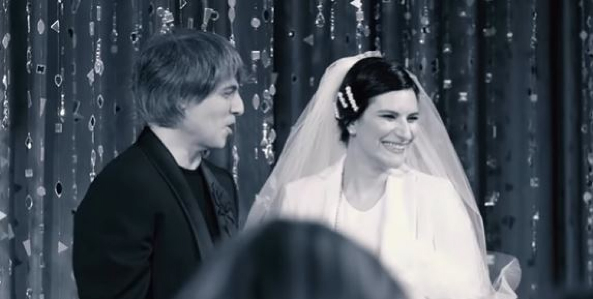 Cantora precisou adiar o casamento por duas vezes até chegar ao grande dia - Wendril