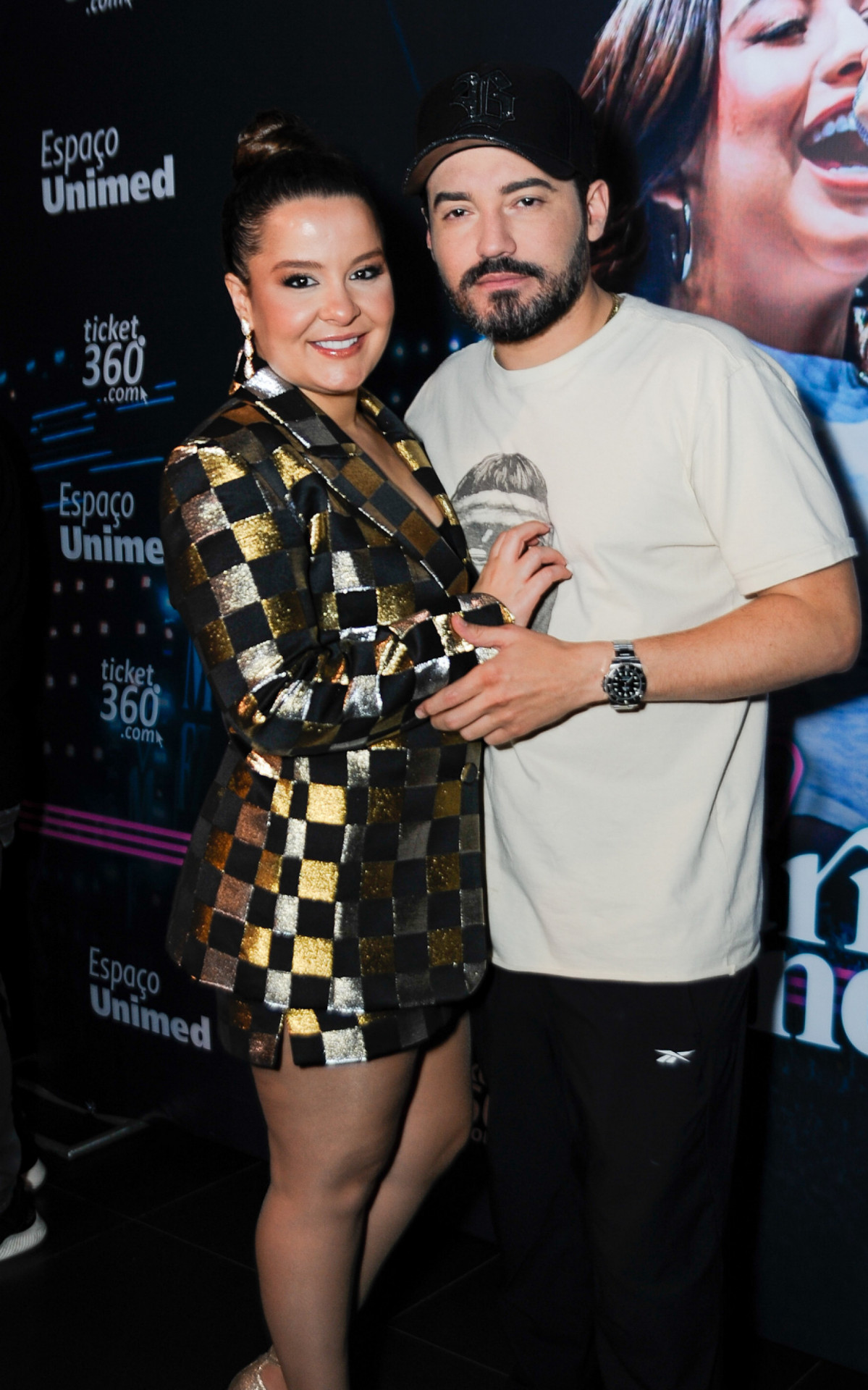 Maiara e Fernando prestigiam grava&ccedil;&atilde;o de DVD da cantora Mari Fernandez