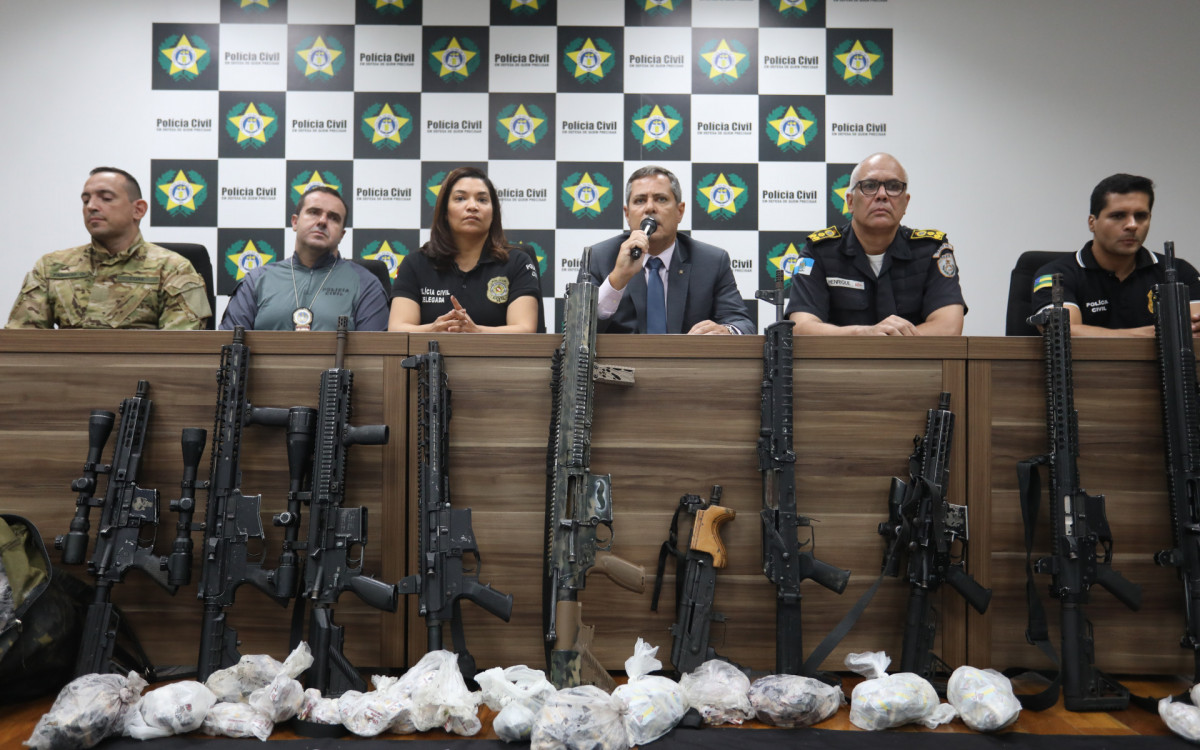 Representantes das pol&iacute;cias Civil e Militar explicaram opera&ccedil;&otilde;es realizadas nesta quinta-feira (23) no Salgueiro e na Mar&eacute; - Pedro Ivo/ Ag&ecirc;ncia O Dia