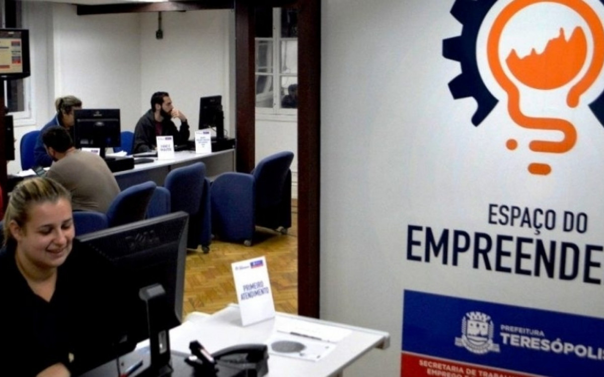 Espa&ccedil;o do Empreendedor funciona na Prefeitura de Teres&oacute;polis 