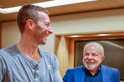 Lula encontra vocalista do Coldplay e o convida para COP 30