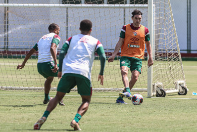 Zagueiro do Fluminense cogita se aposentar para atuar como dirigente