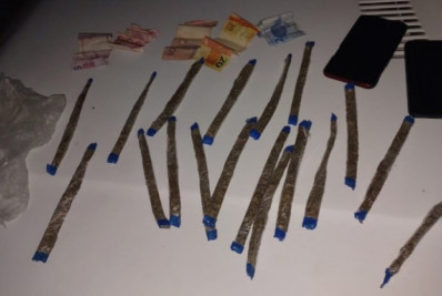 Dupla é detida com drogas em São Pedro da Aldeia