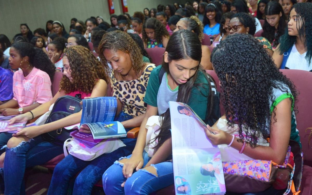 Papo de Menina auxilia 600 alunas da rede municipal sobre a pobreza menstrual  - Divulgação 