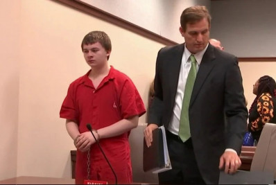 Jovem é condenado à prisão perpétua por matar colega a facadas nos Estados Unidos