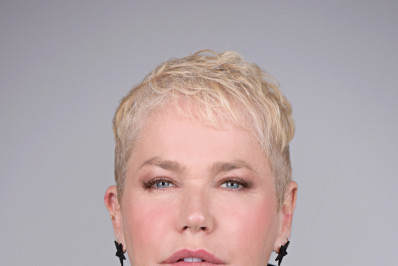 'Sofri vários tipos de abusos, com pessoas diferentes', afirma Xuxa