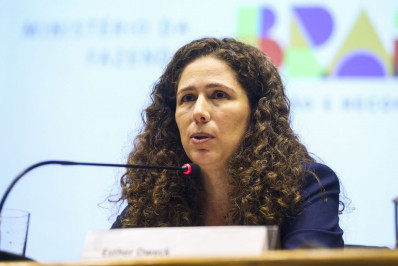 Servidor federal vai deixar de 'bater ponto' e será avaliado por resultados