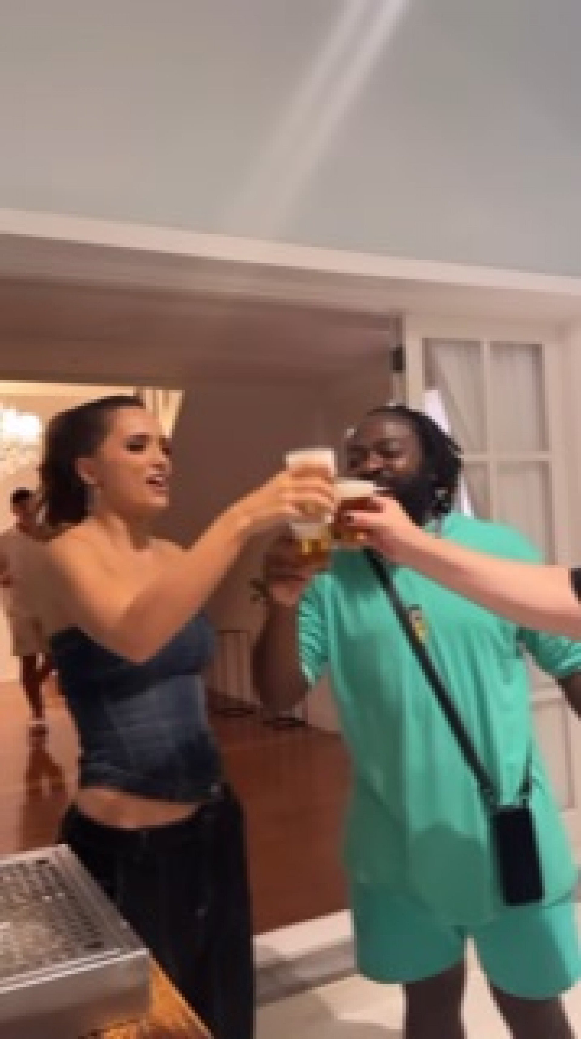 Rafa Kalimann e DG durante festança na mansão - Reprodução / Instagram