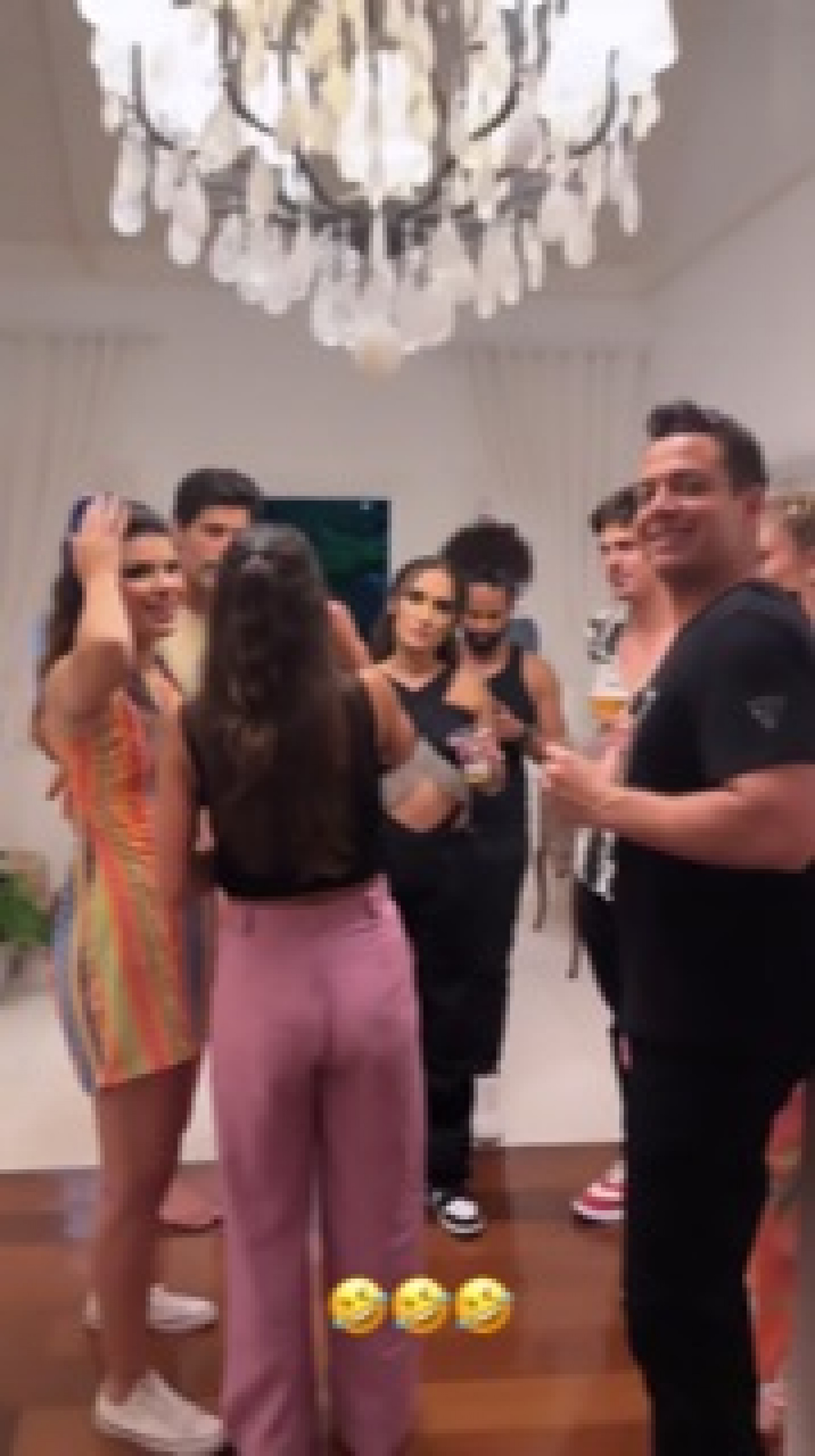 Rafa Kalimann promove festança com elenco do 'Dança dos Famosos' - Reprodução / Instagram