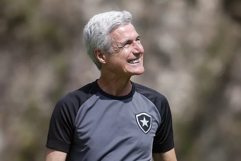 Lista de relacionados do Botafogo tem retorno de Victor Sá