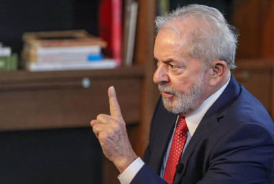 Novo Ensino Médio foi suspenso para debatermos melhor com área da educação, afirma Lula