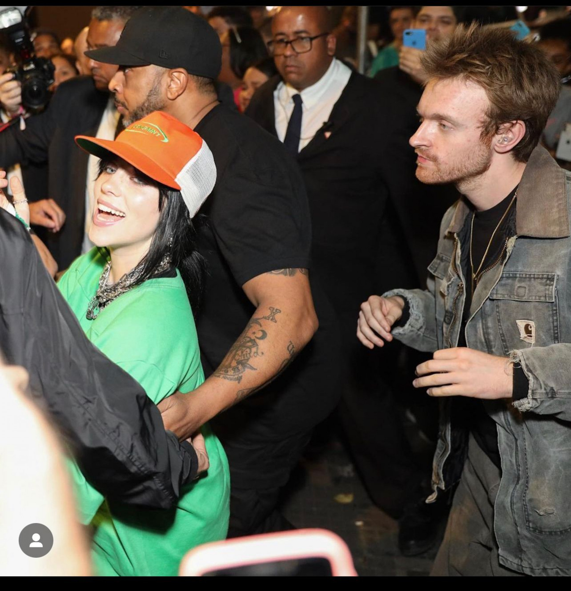 Billie Eillish chega ao aniversário de Anitta após Lola Palooza - Foto Reprodução Internet