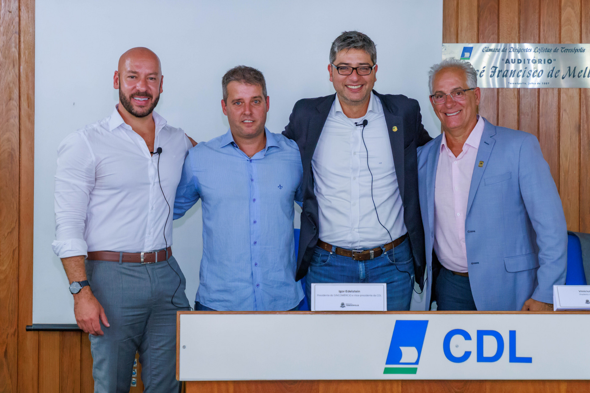 Prefeito de Teresópolis, Vinicius Claussen, Presidente do Sincomércio, Igor Edelstein, Senador Carlos Portinho e Vereador Paulinho Nogueira - BRUNO NEPOMUCENO