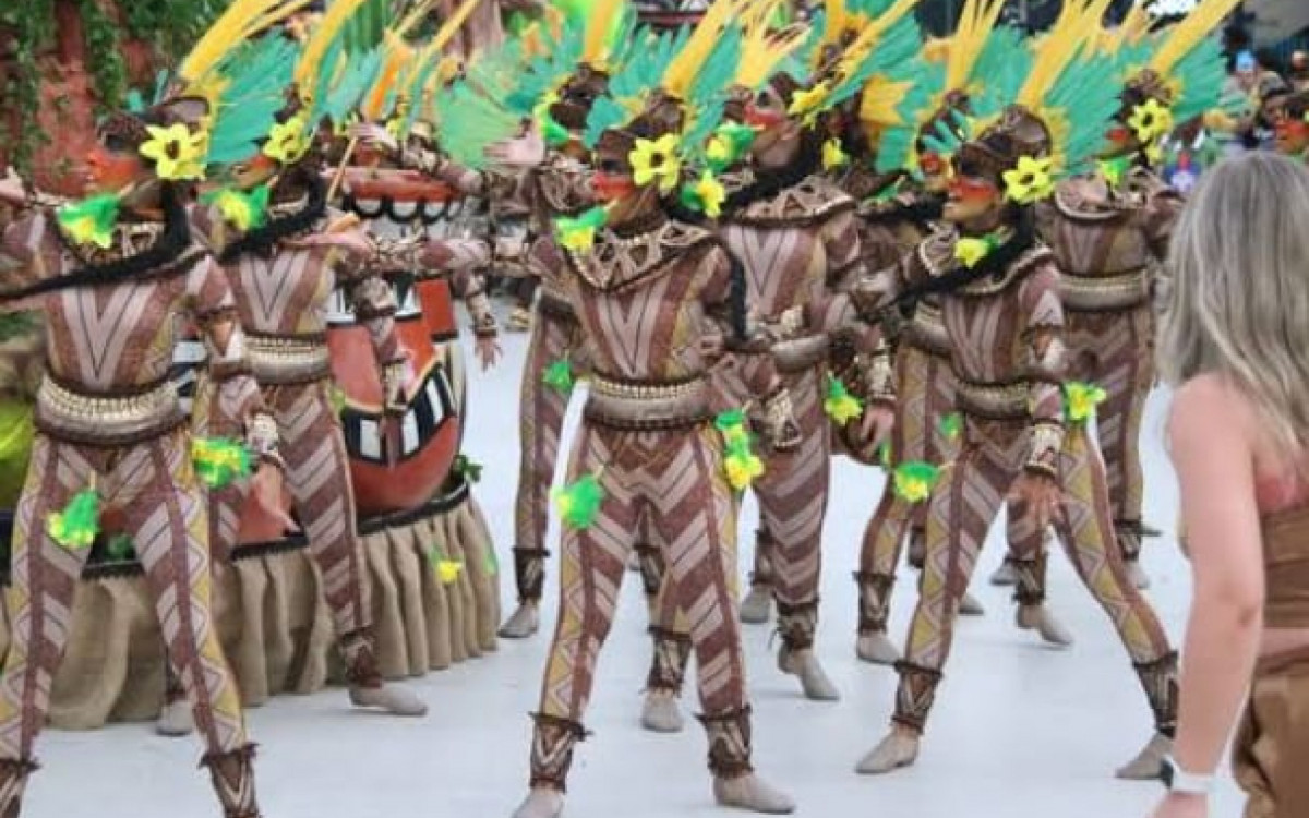 Comiss&atilde;o de frente de Inocentes de Belford Roxo ganhou notas m&aacute;ximas no Carnaval de 2023