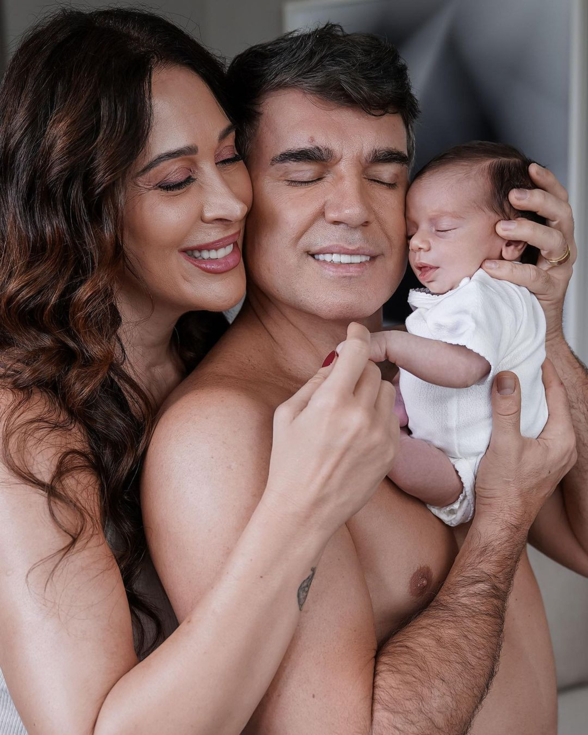 Claudia Raia, Joarbas Homem de Mello e Luca - Reprudu&ccedil;&atilde;o do Instagram