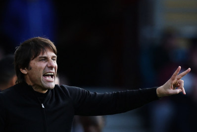 Após polêmicas, Tottenham oficializa a saída do técnico Antonio Conte
