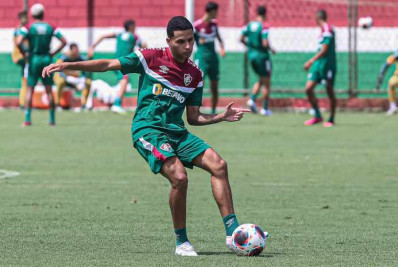 Fluminense confirma lesão ligamentar em joelho de Alexsander