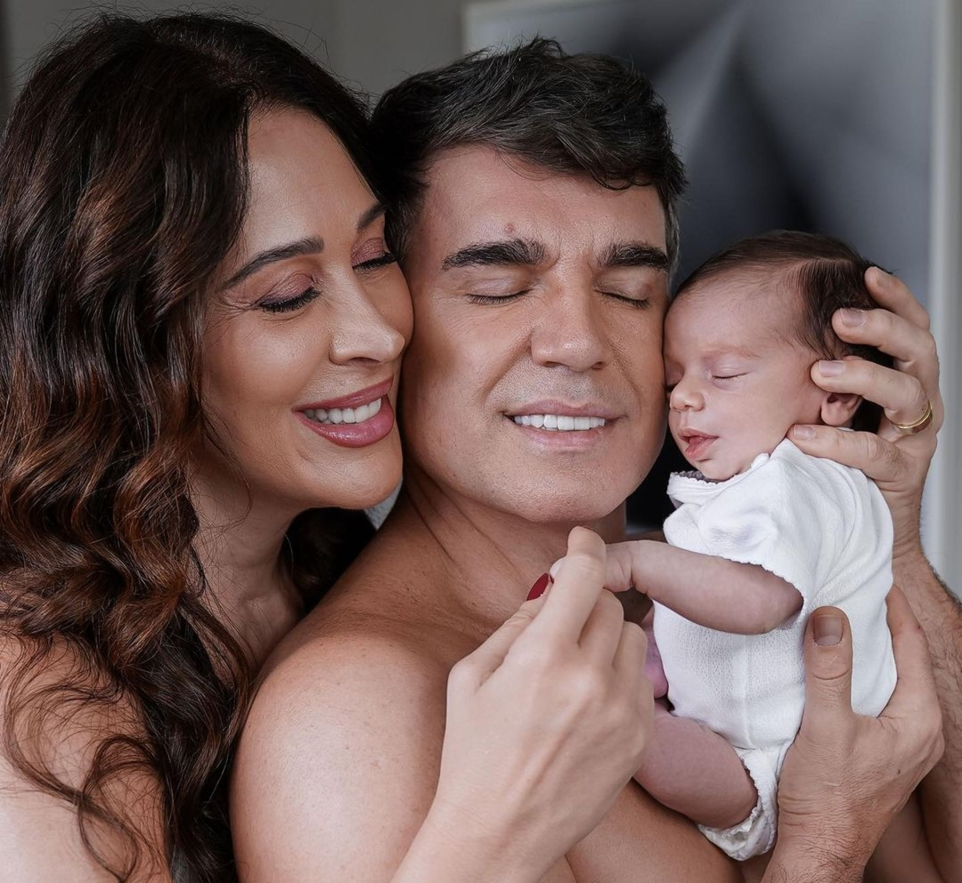 Claudia Raia, Joarbas Homem de Mello e Luca - Reprudu&ccedil;&atilde;o do Instagram