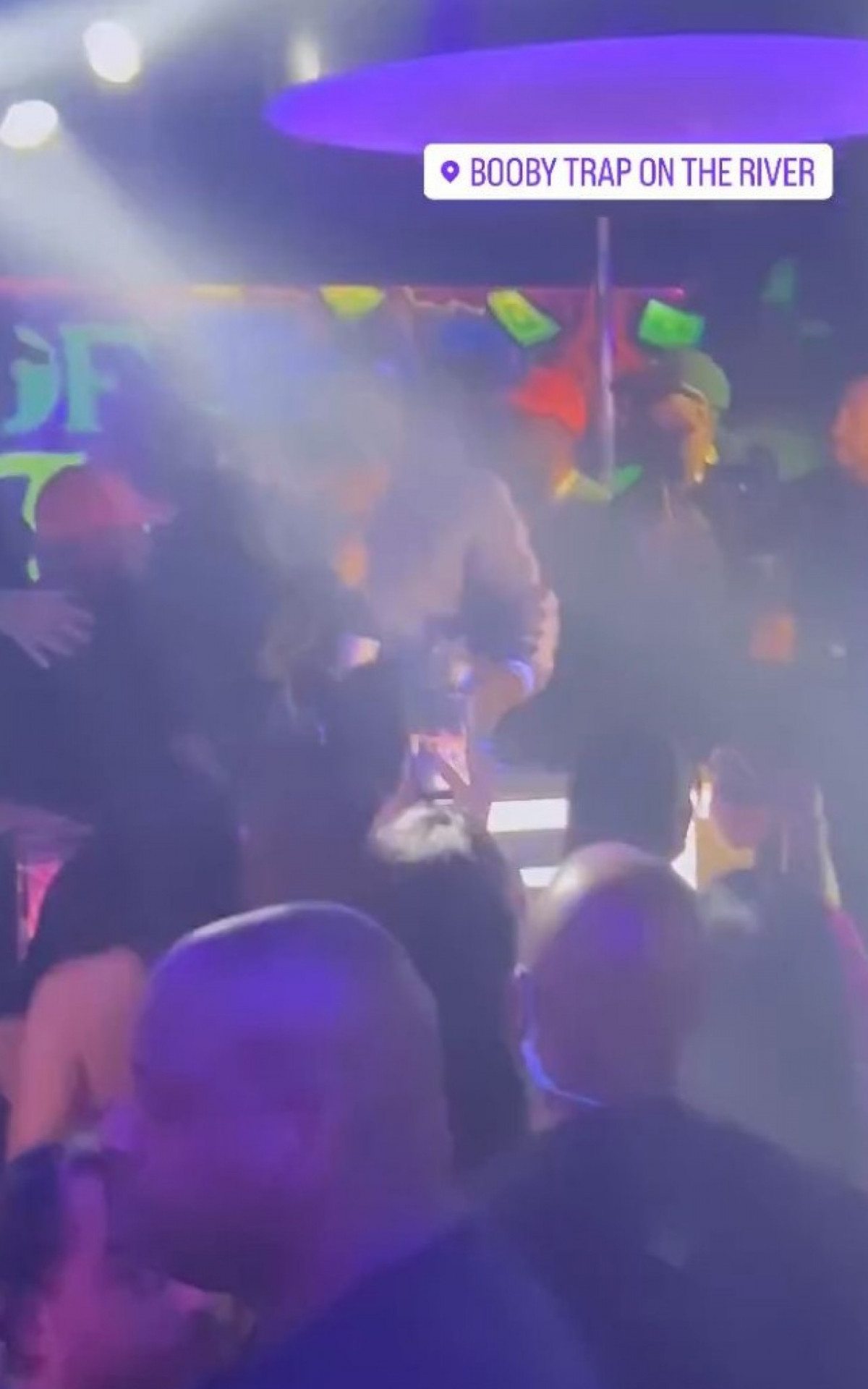 Lollapalooza: Drake é flagrado em strip club horas antes de