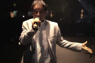 Cantor Biafra vai apresentar homenagens a personalidades da imprensa