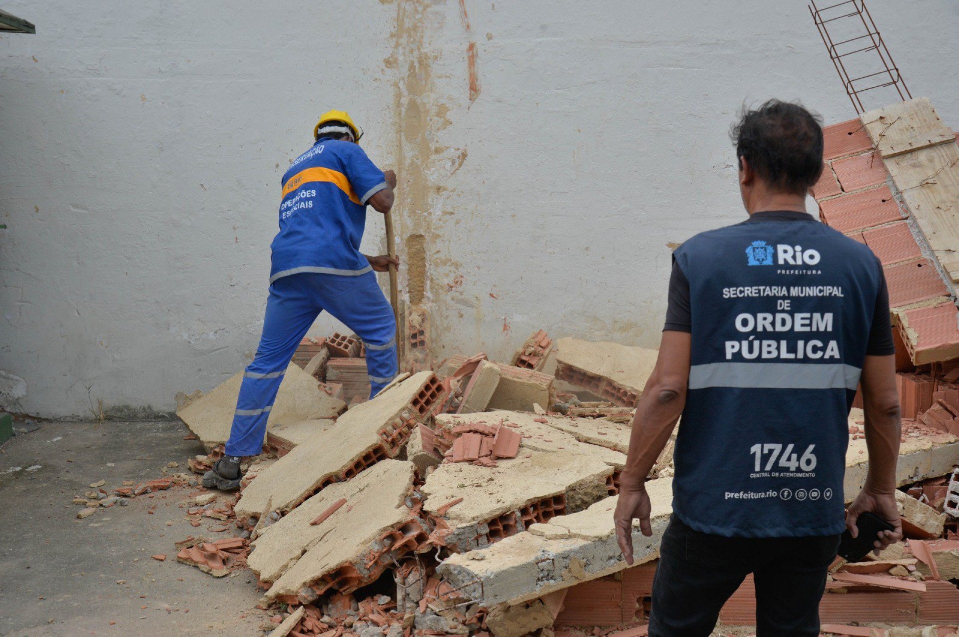 Estruturas em alvenaria e chapas de metal foram demolidas por equipes da Secretaria de Ordem Pública e da subprefeitura do Centro - Divulgação