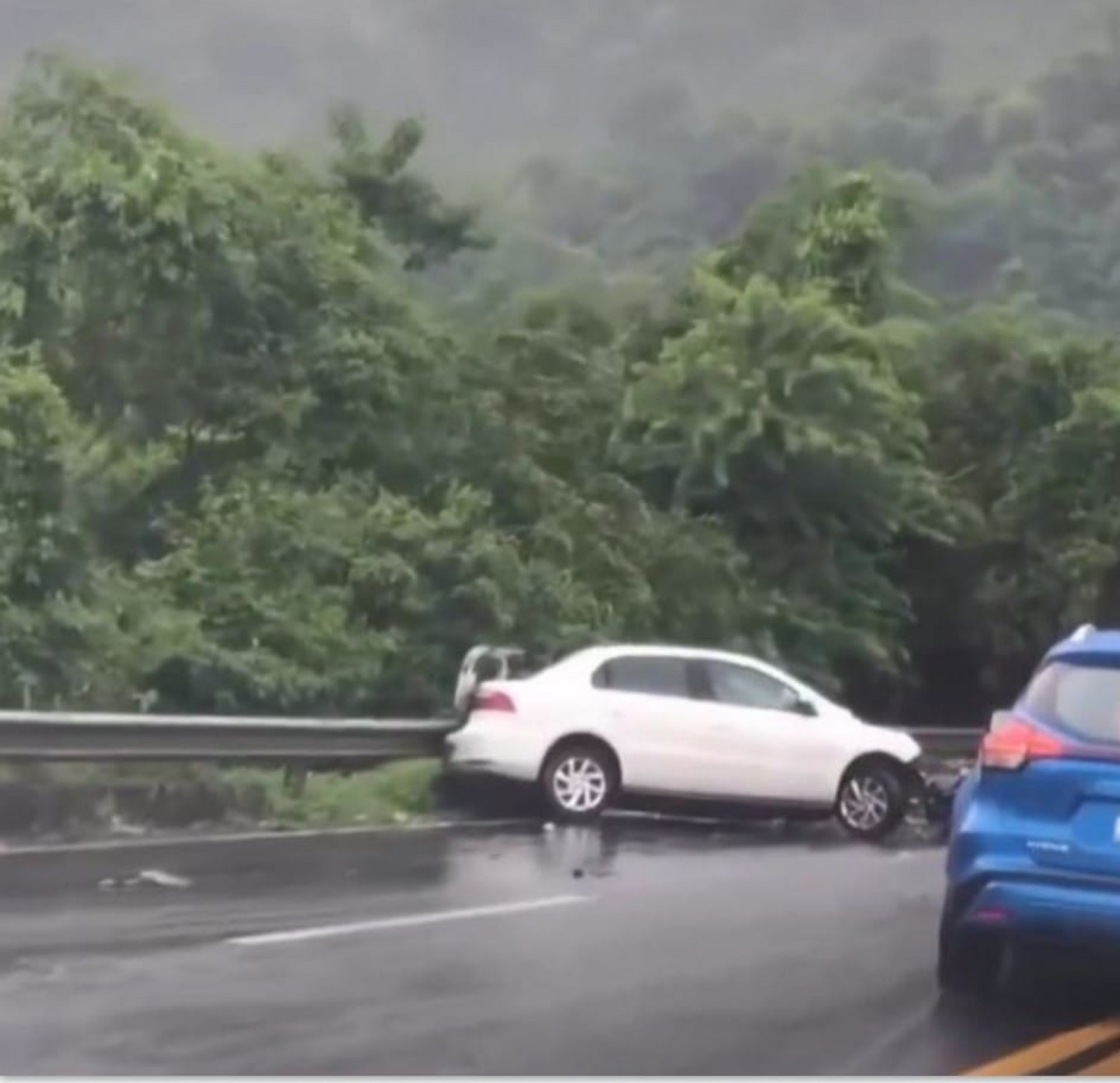 Chovia no momento do acidente - Divulga&ccedil;&atilde;o/rede social