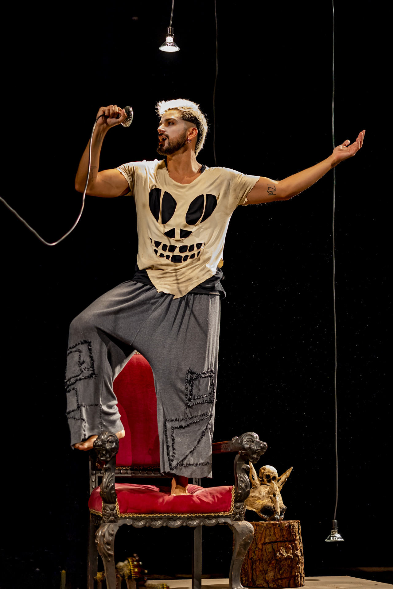 Rodrigo Simas está em cartaz no Rio com a peça 'Prazer, Hamlet', seu primeiro monólogo - Ronaldo Gutierrez