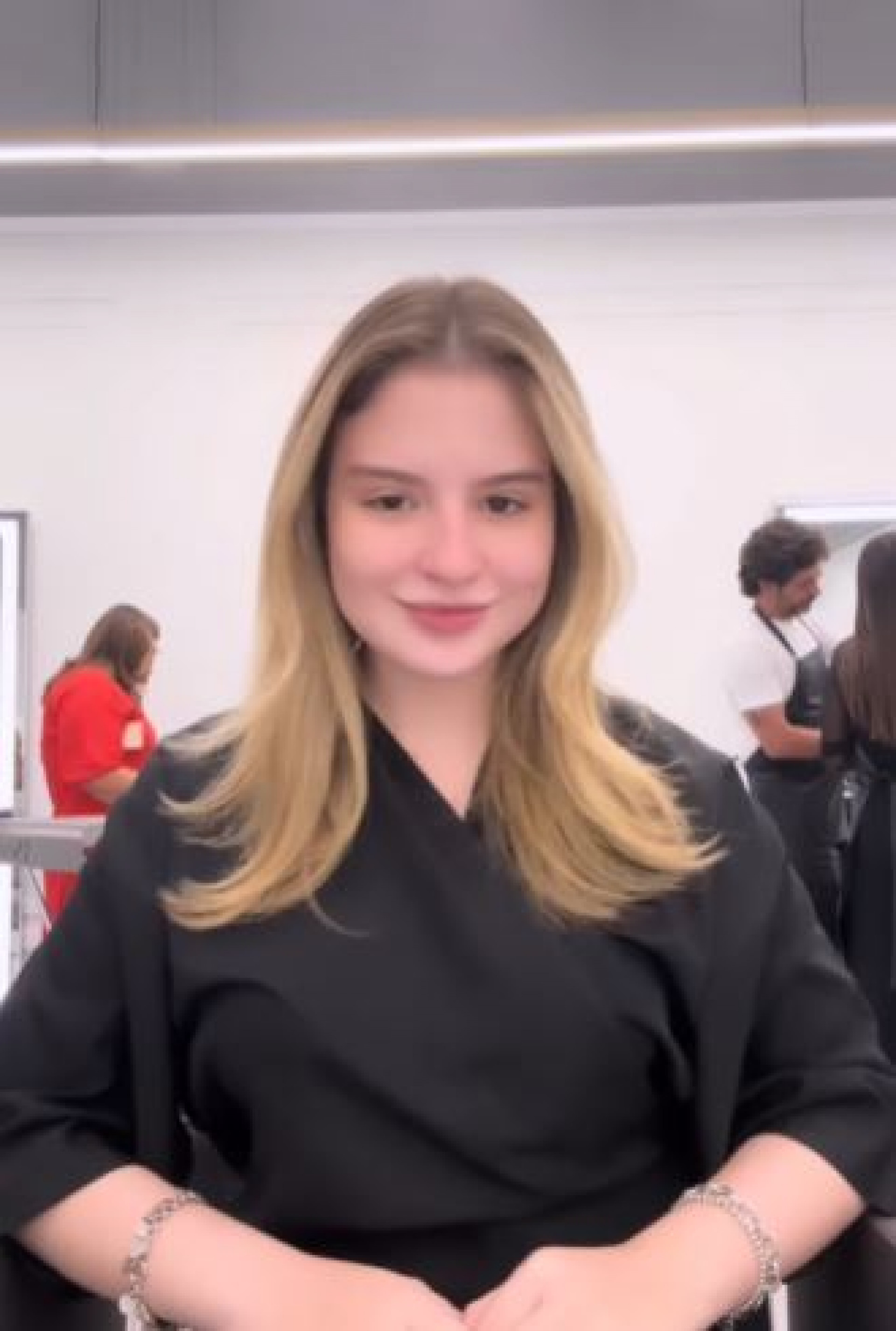 Atriz radicalizou o visual em nova fase da carreira - Reprodução/Instagram