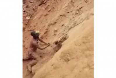 Homens são resgatados de mina de ouro que desmoronou no Congo