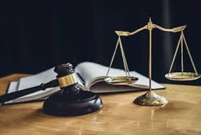 Empresa é condenada por oferecer banheiro sem privacidade a empregados