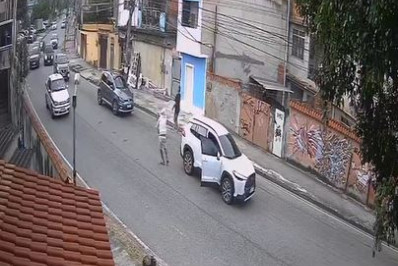 Vídeo: câmera flagra arrastão em rua de Anchieta