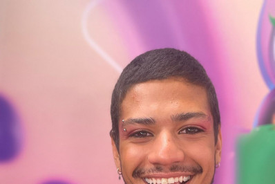 Mãe de Gabriel diz ter visto filho beijar um homem pela primeira vez no 'BBB'