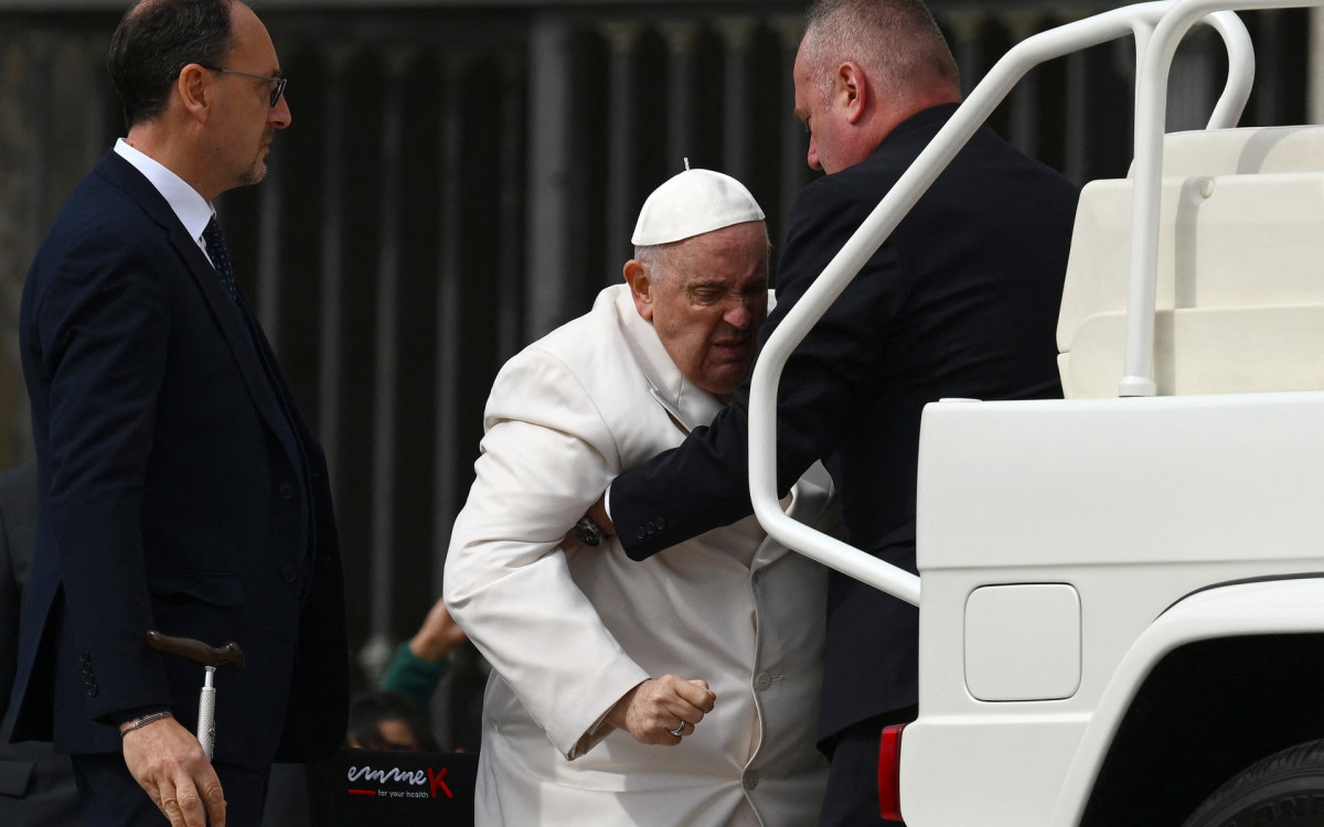 Papa Francisco está com bronquite infecciosa, diz Vaticano