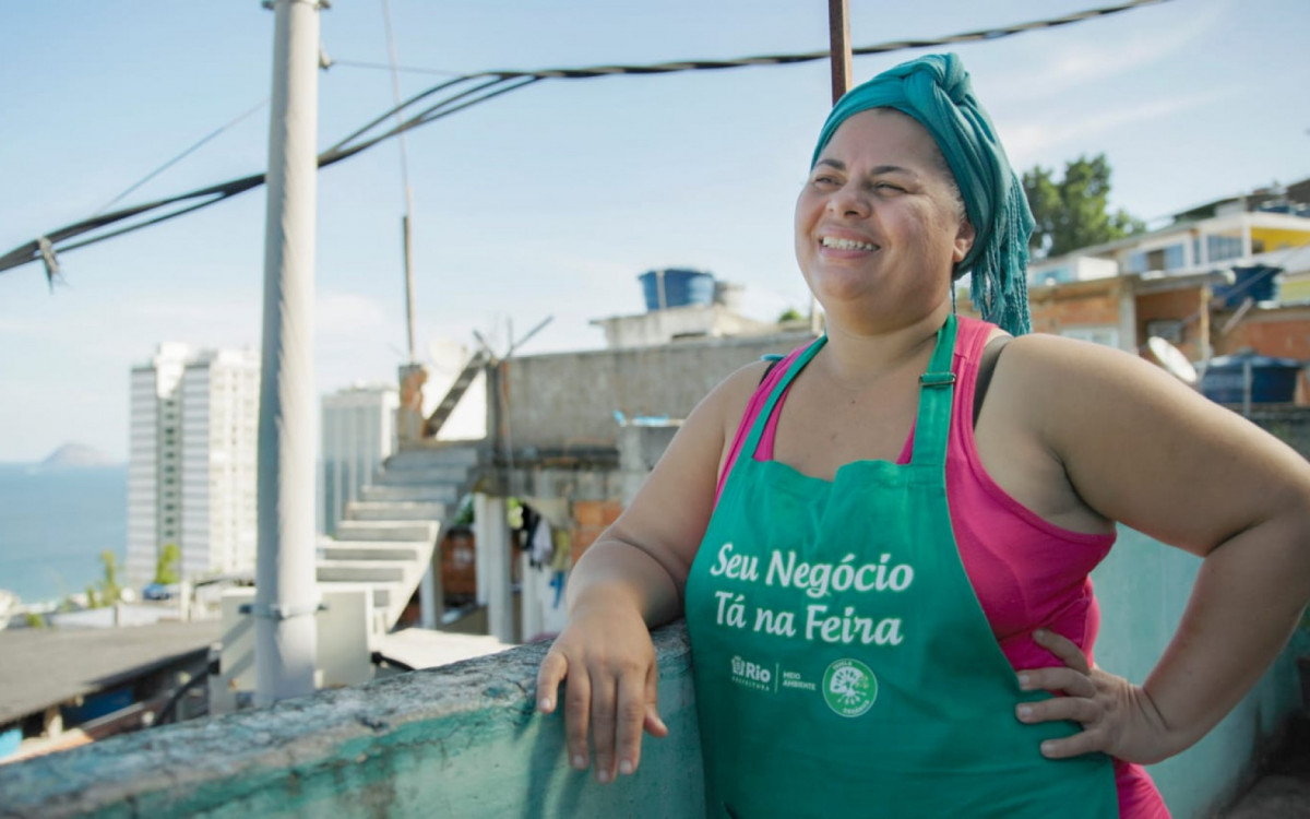 Regina Tchelly é fundadora do projeto Favela Orgânica, criado em 2011, que atua principalmente nas comunidades da Babilônia e Chapéu Mangueira