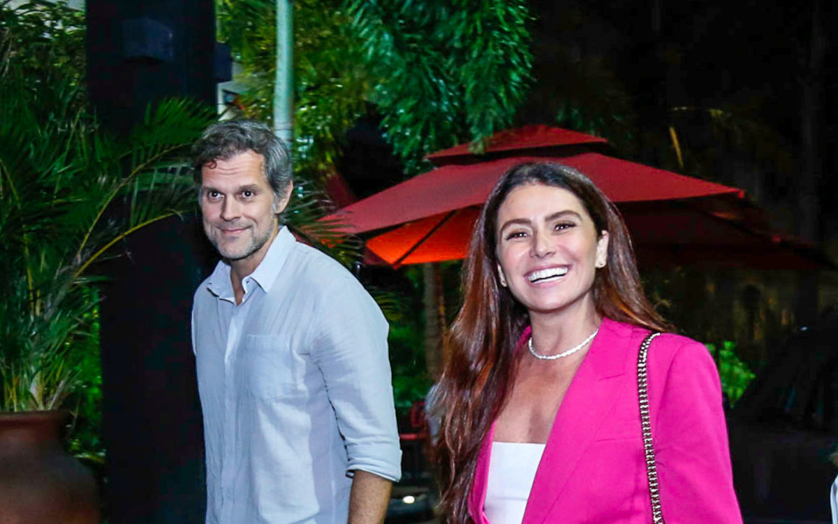 Leonardo Nogueira e Giovanna Antonelli chegam ao anivers&aacute;rio de Vanessa Gi&aacute;como em restaurante na Barra da Tijuca, na Zona Oeste do Rio, na noite desta quarta-feira