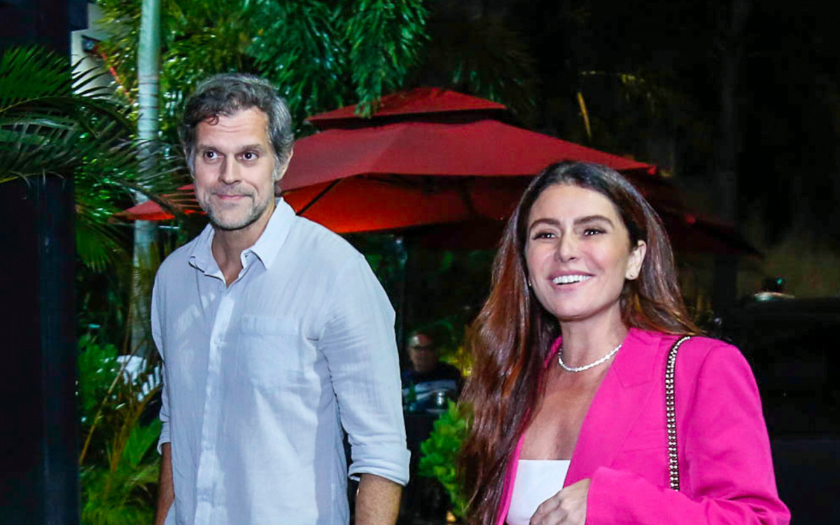 Leonardo Nogueira e Giovanna Antonelli chegam ao anivers&aacute;rio de Vanessa Gi&aacute;como em restaurante na Barra da Tijuca, na Zona Oeste do Rio, na noite desta quarta-feira