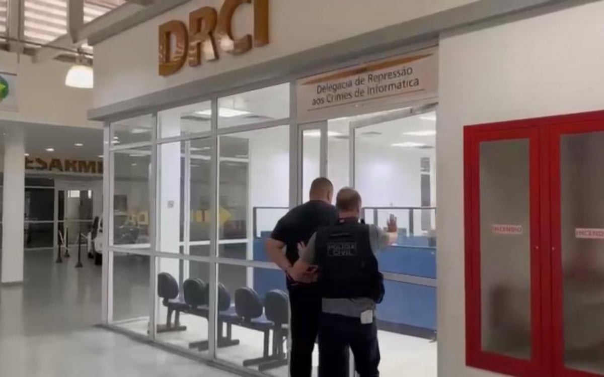 O homem detido foi encaminhado para a Delegacia de Repressão aos Crimes de Informática (DRCI) - Reprodução