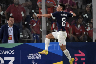 Botafogo esbarra em concorrência do Oriente Médio e desiste de meia do Racing