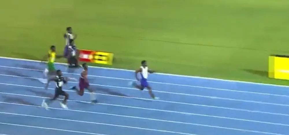 Velocista jamaicano bate recorde e é comparado a Usain Bolt