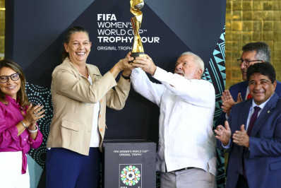CBF ganha apoio de Lula para Brasil sediar a Copa do Mundo feminina em 2027