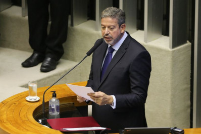 Lira diz que situação de Bolsonaro exige cautela