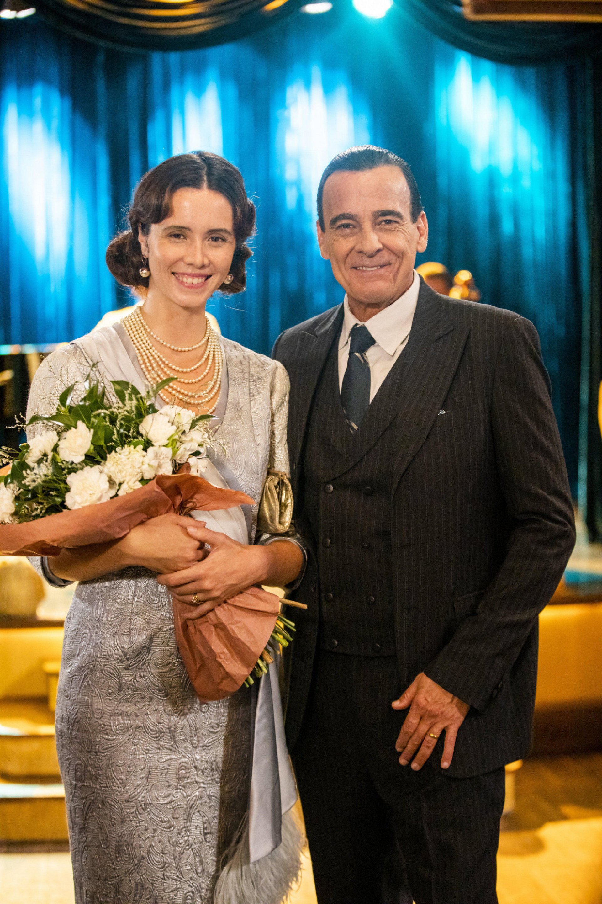 Juscelino Kubitschek (Alexandre Borges) e Sara Kubitschek (Raquel Monteiro) - Reprodução/Globo