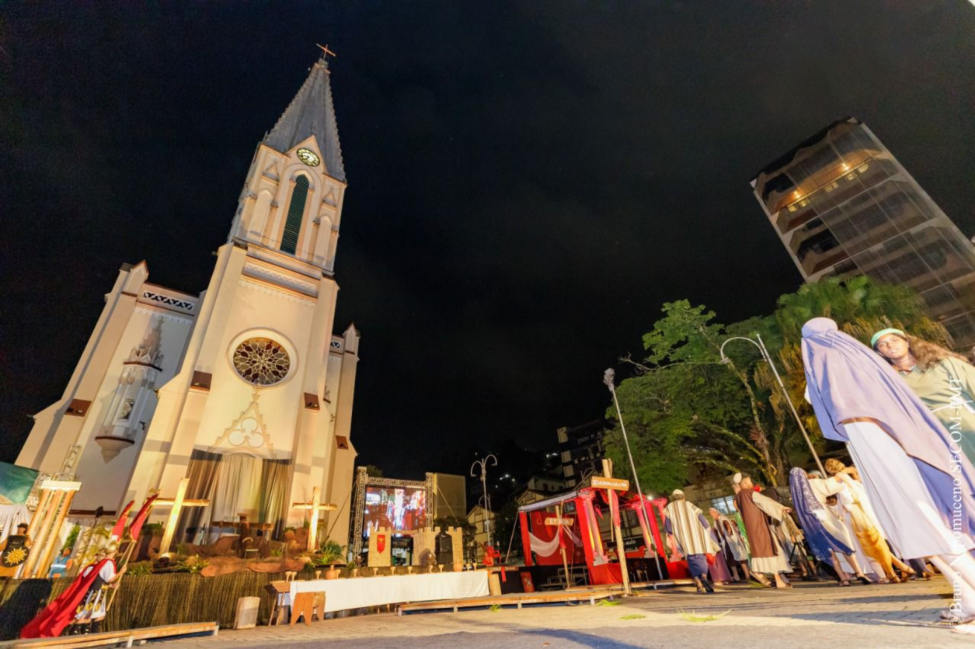 Últimos momentos da vida de Jesus representados pelos atores do Instituto Saber (2022) - Bruno Nepomuceno / Prefeitura de Teresópolis