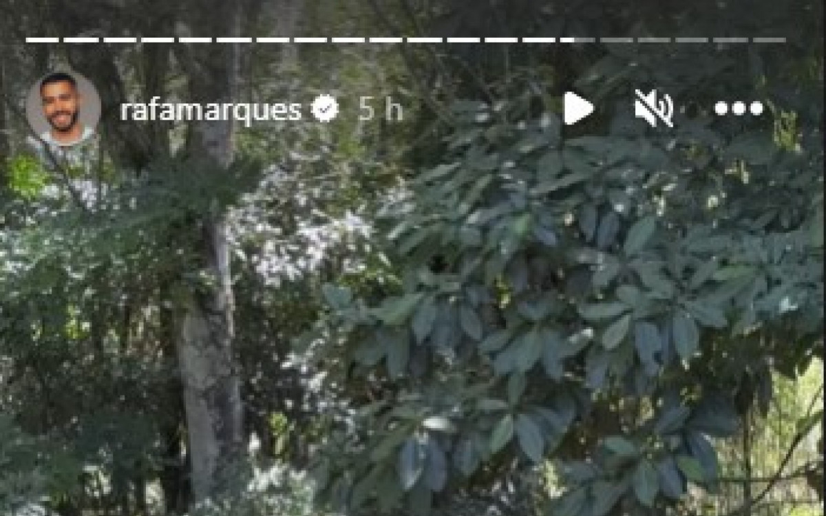 Bell Marques e a esposa fizeram trilha durante a manh&atilde;