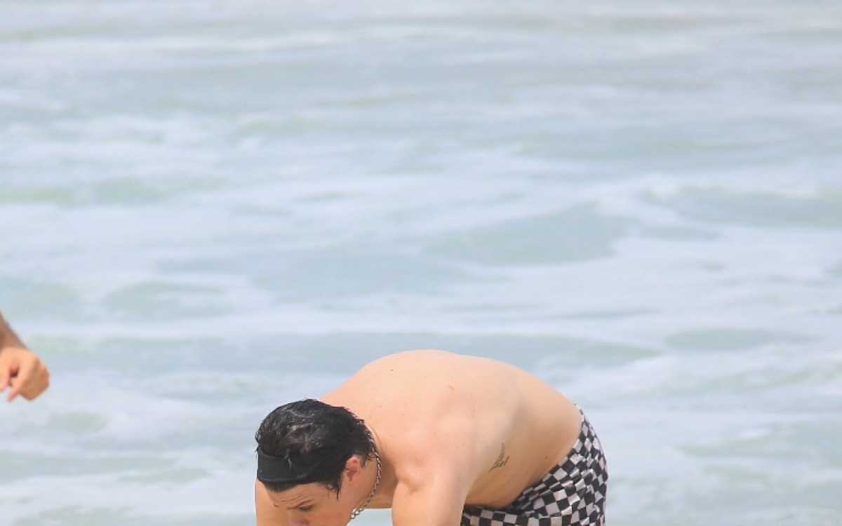 Yungblud  na praia de Ipanema