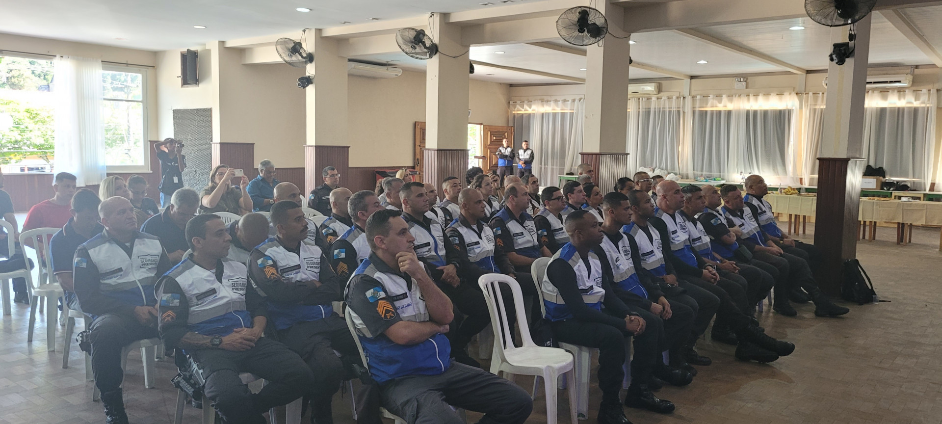 Efetivo da Opera&ccedil;&atilde;o Seguran&ccedil;a Presente celebra um ano em atividade em Teres&oacute;polis - Jannaina Costa