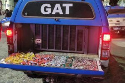 Polícia prende jovem por tráfico de drogas em Cabo Frio