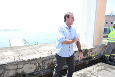 Eduardo Paes se aproxima da bancada estadual do PT em almoço