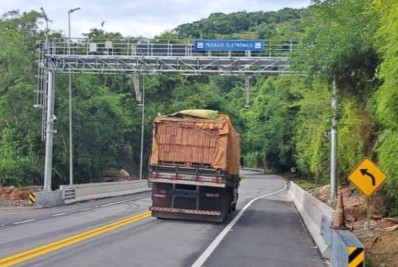Pedágio é cobrado na Rio-Santos