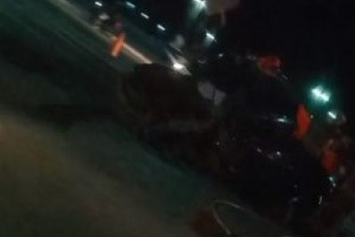 Homem fica ferido após perder o controle do carro e colidir em Cabo Frio